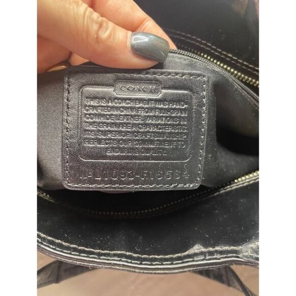 B931 - Preloved Coach Embossed Signature Black Patent Leather Shoulder Bag - Picture 3 of 5